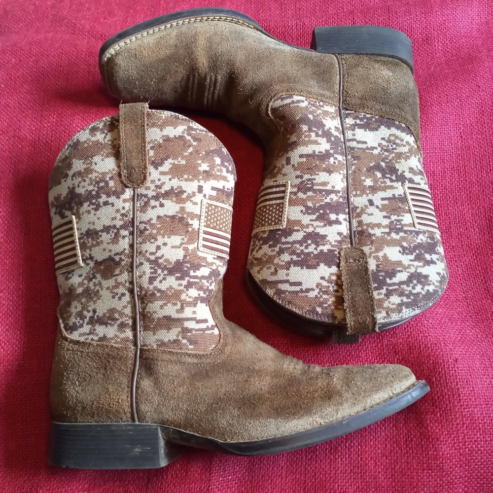 Ariat Women's 5.5 M (37) Brown Suede Camo Boots American Flag VGUC